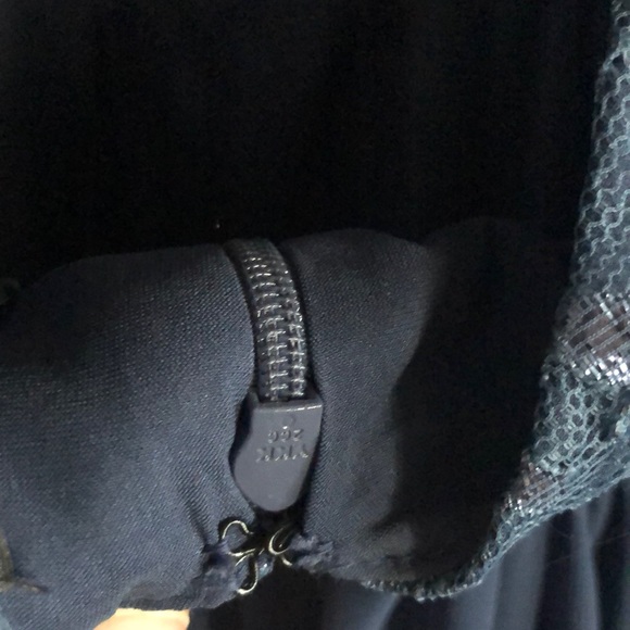 Vera Wang Dress - Picture 6 of 7